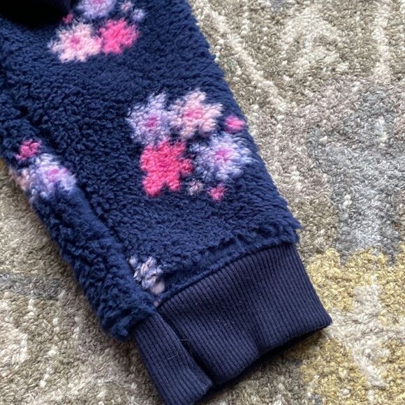 Cat & Jack 2 Piece Fleece Outfit/Set - Picture 2 of 9